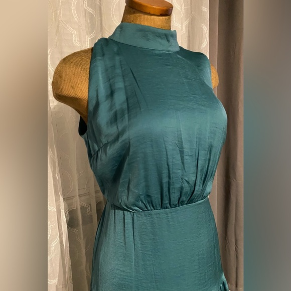 Sam Edelman Tiered Dress with Tie Back. - Picture 2 of 7